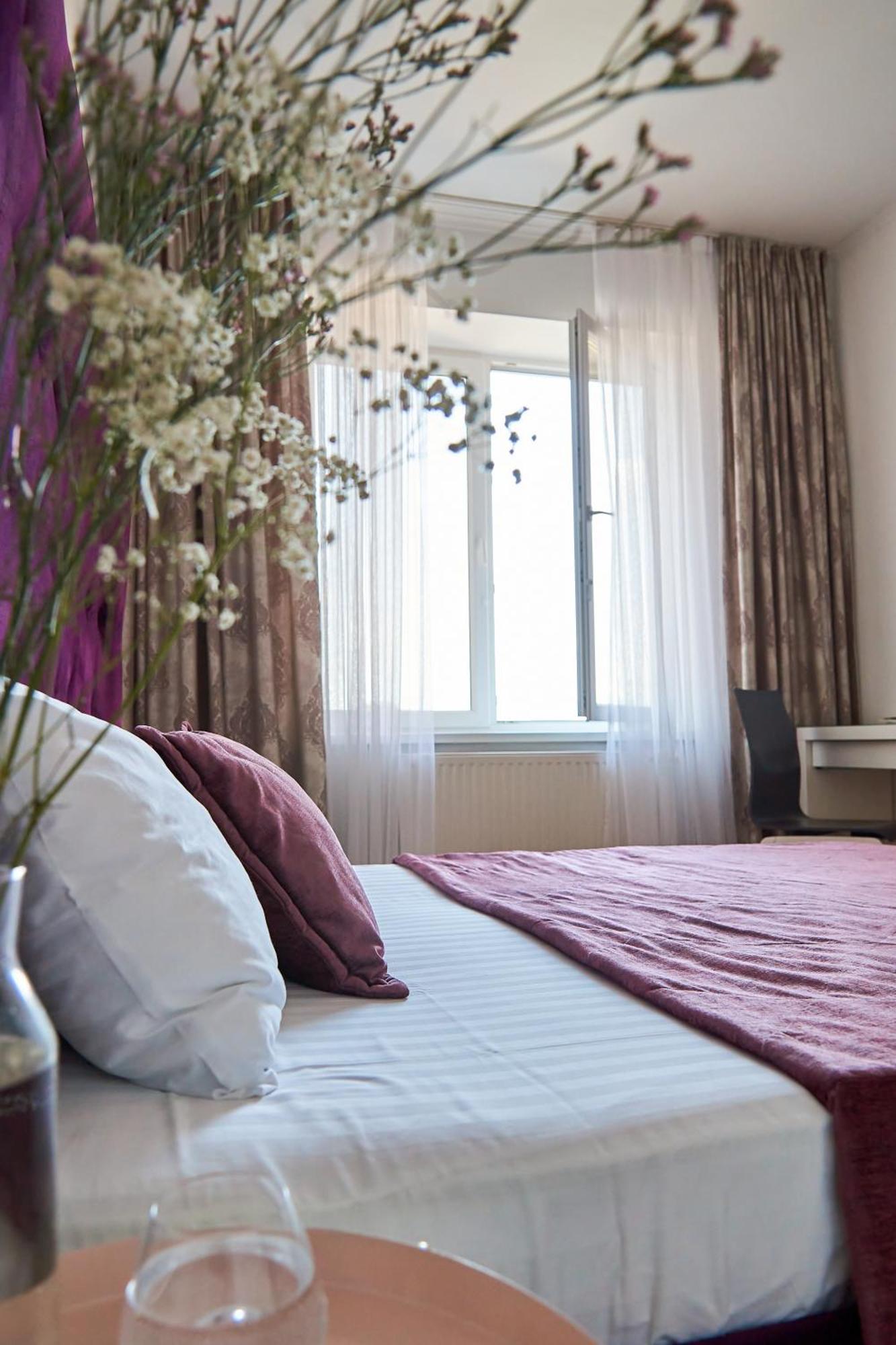 Lux Apartment Mukacheve Exterior photo